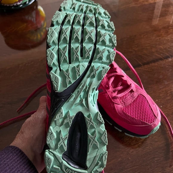 Addis women’s size 10 sneakersr - Picture 3 of 4